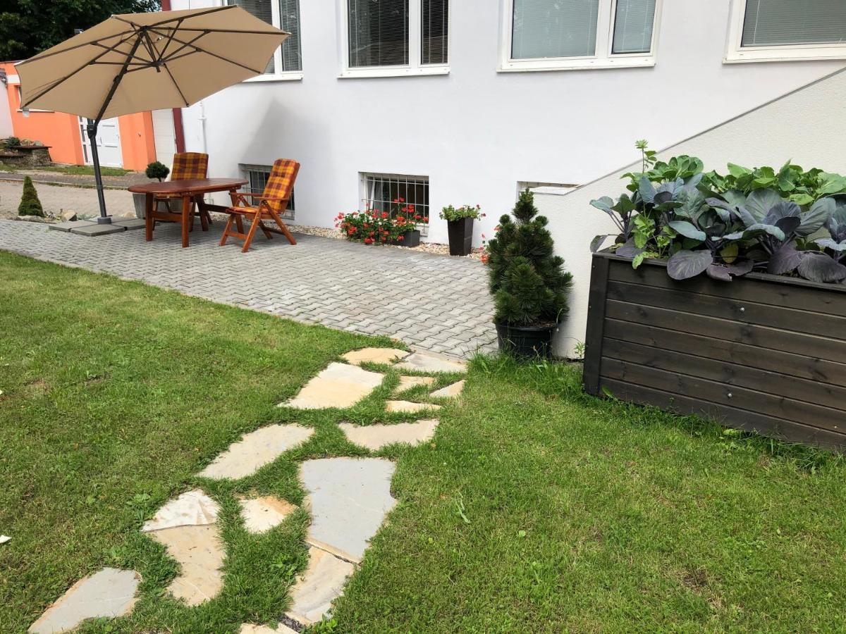 DNM Inn Korycany Bagian luar foto