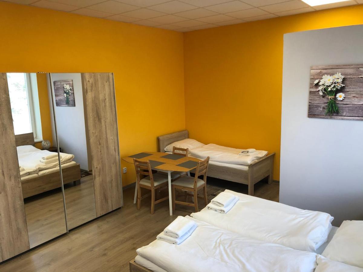 DNM Inn Korycany Bagian luar foto