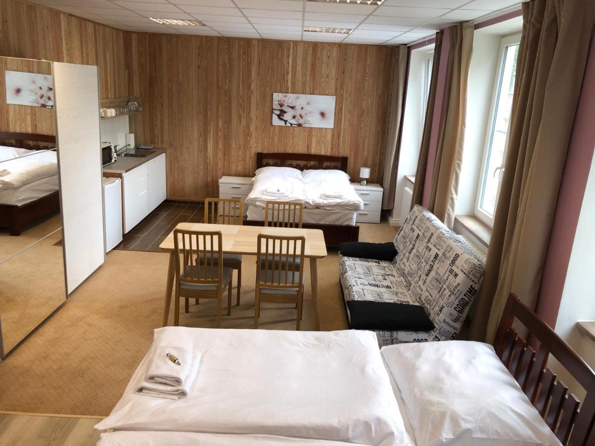 DNM Inn Korycany Bagian luar foto