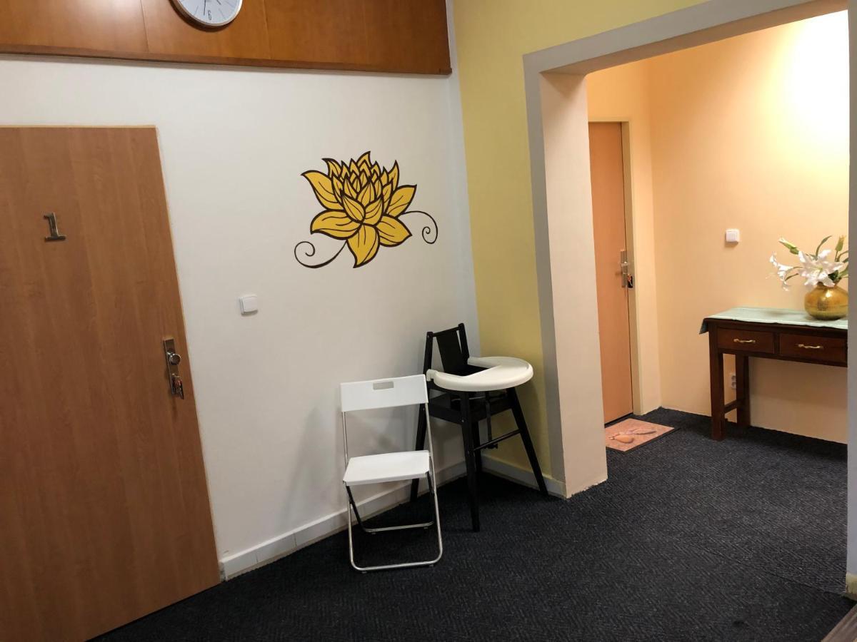 DNM Inn Korycany Bagian luar foto