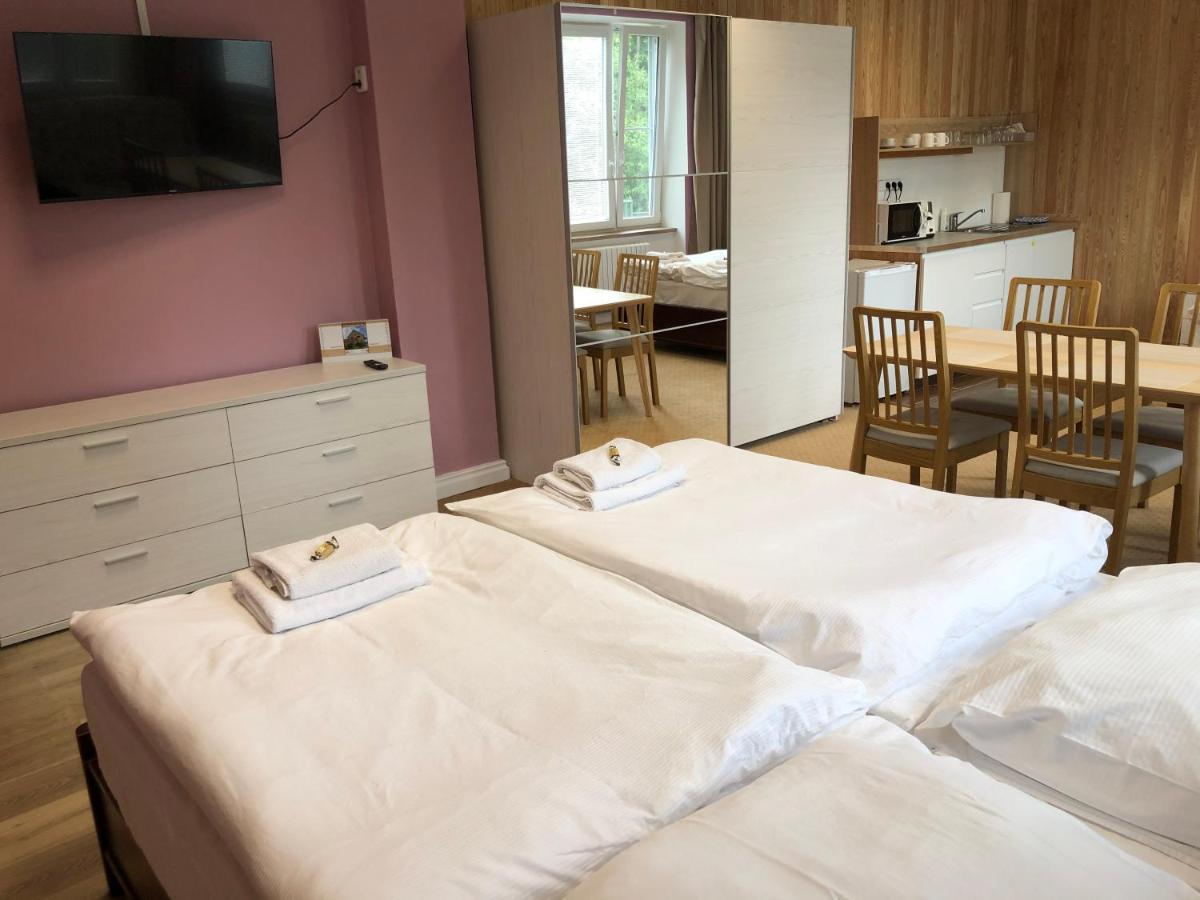 DNM Inn Korycany Bagian luar foto