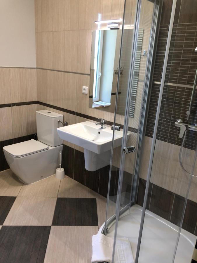 DNM Inn Korycany Bagian luar foto