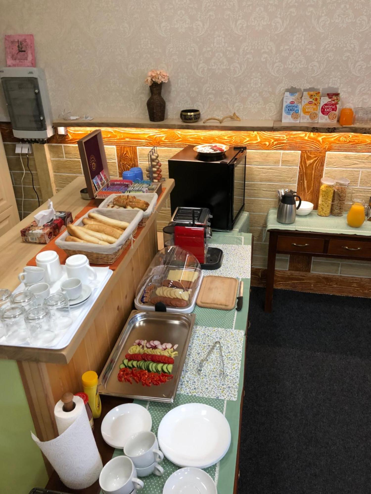 DNM Inn Korycany Bagian luar foto