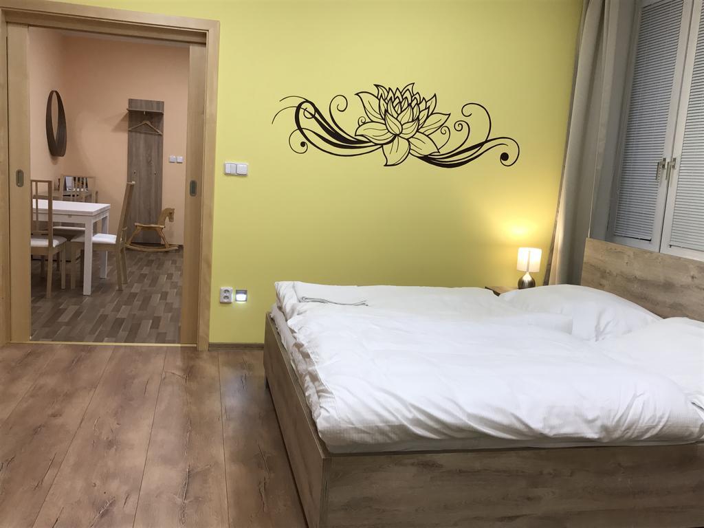 DNM Inn Korycany Bagian luar foto